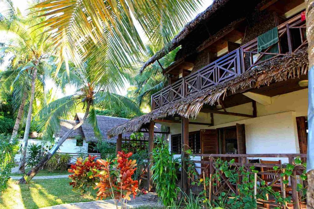Ylang Hotel Ambondrona  Exterior photo