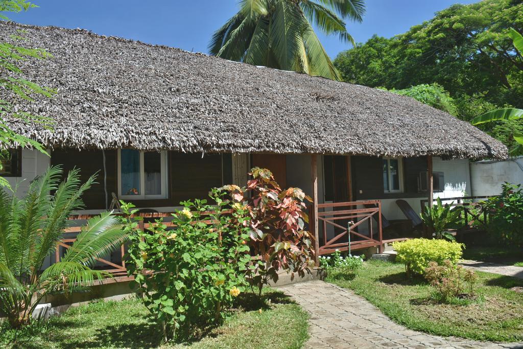 Ylang Hotel Ambondrona  Exterior photo