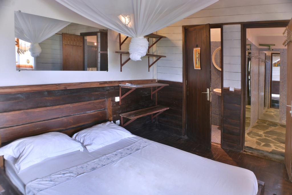 Ylang Hotel Ambondrona  Exterior photo