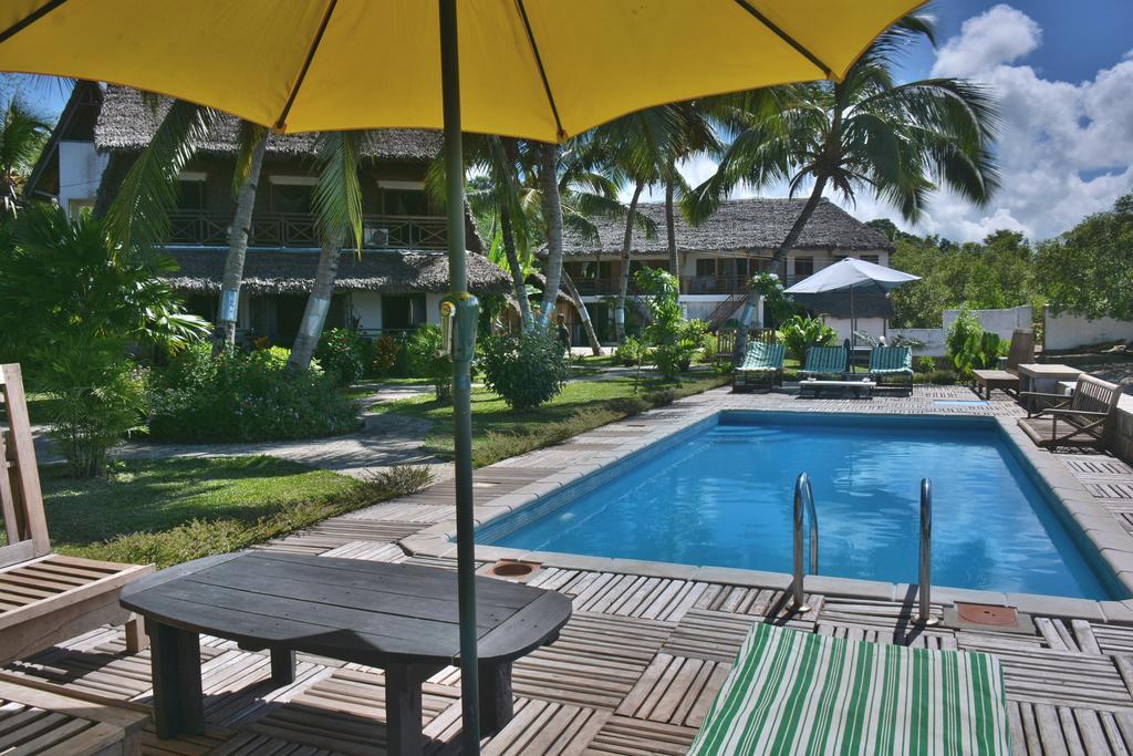 Ylang Hotel Ambondrona  Exterior photo